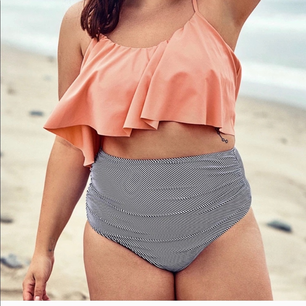 Cupshe swim two piece !